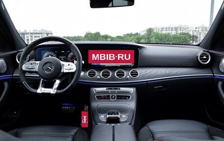 Mercedes-Benz E-Класс AMG, 2019 год, 4 800 000 рублей, 11 фотография
