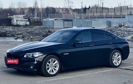 BMW 5 серия, 2016 год, 2 400 000 рублей, 2 фотография