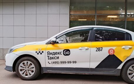 KIA Rio IV, 2018 год, 650 000 рублей, 3 фотография