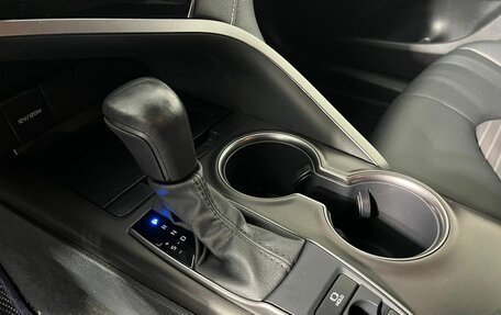 Toyota Camry, 2021 год, 2 680 000 рублей, 16 фотография