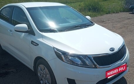KIA Rio III рестайлинг, 2015 год, 800 000 рублей, 2 фотография