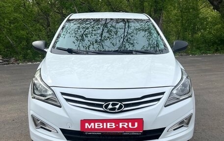 Hyundai Solaris II рестайлинг, 2015 год, 800 000 рублей, 2 фотография