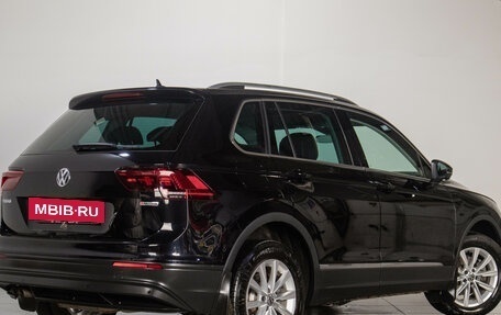 Volkswagen Tiguan II, 2020 год, 3 199 000 рублей, 5 фотография