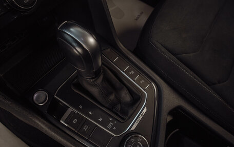 Volkswagen Tiguan II, 2020 год, 3 199 000 рублей, 17 фотография