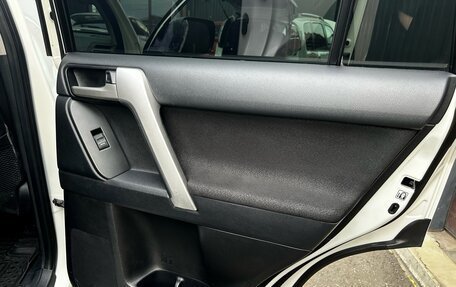 Toyota Land Cruiser Prado 150 рестайлинг 2, 2018 год, 3 750 000 рублей, 14 фотография