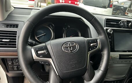Toyota Land Cruiser Prado 150 рестайлинг 2, 2018 год, 3 750 000 рублей, 6 фотография