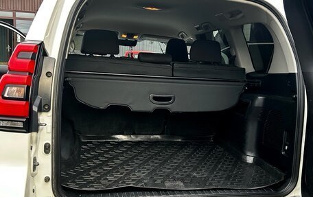 Toyota Land Cruiser Prado 150 рестайлинг 2, 2018 год, 3 750 000 рублей, 15 фотография
