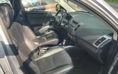 Mitsubishi Outlander III рестайлинг 3, 2008 год, 985 000 рублей, 8 фотография