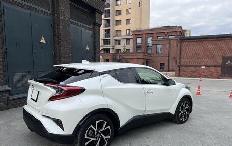 Toyota C-HR I рестайлинг, 2019 год, 1 800 000 рублей, 2 фотография