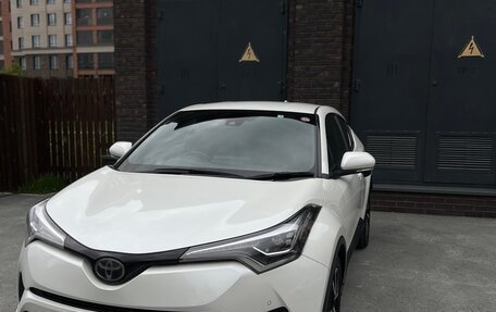 Toyota C-HR I рестайлинг, 2019 год, 1 800 000 рублей, 5 фотография