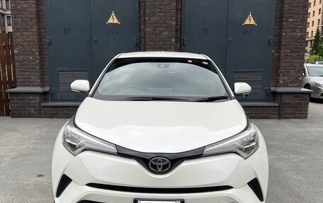 Toyota C-HR I рестайлинг, 2019 год, 1 800 000 рублей, 6 фотография
