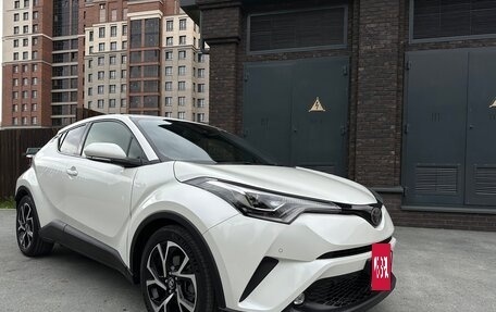 Toyota C-HR I рестайлинг, 2019 год, 1 800 000 рублей, 16 фотография