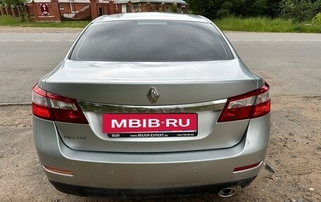 Renault Latitude I, 2013 год, 900 000 рублей, 2 фотография