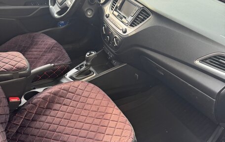 Hyundai Solaris II рестайлинг, 2018 год, 1 250 000 рублей, 11 фотография