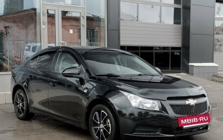 Chevrolet Cruze II, 2010 год, 650 000 рублей, 3 фотография