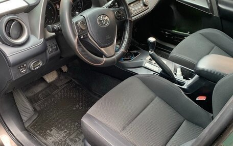 Toyota RAV4, 2018 год, 2 400 000 рублей, 8 фотография