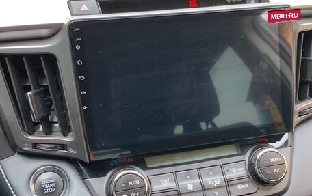 Toyota RAV4, 2018 год, 2 400 000 рублей, 9 фотография
