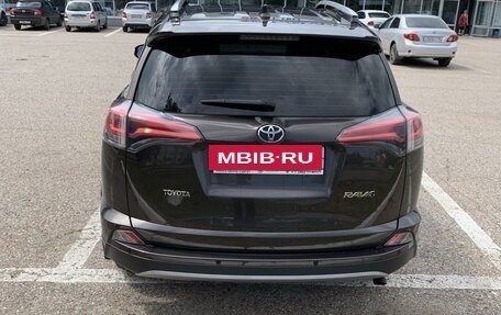 Toyota RAV4, 2018 год, 2 400 000 рублей, 6 фотография