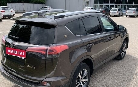Toyota RAV4, 2018 год, 2 400 000 рублей, 7 фотография