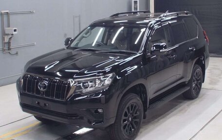 Toyota Land Cruiser Prado 150 рестайлинг 2, 2021 год, 4 159 030 рублей, 1 фотография