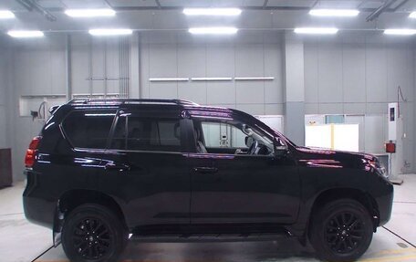 Toyota Land Cruiser Prado 150 рестайлинг 2, 2021 год, 4 159 030 рублей, 3 фотография