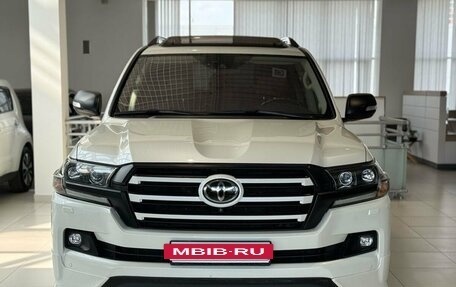 Toyota Land Cruiser 200, 2016 год, 5 968 000 рублей, 3 фотография