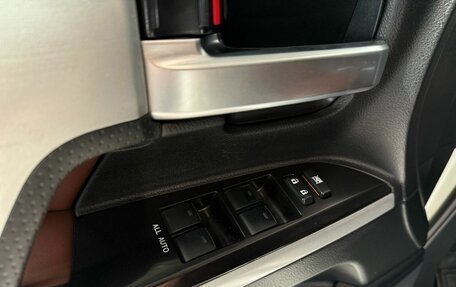 Toyota Land Cruiser 200, 2016 год, 5 968 000 рублей, 16 фотография