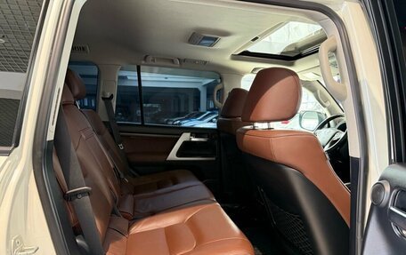 Toyota Land Cruiser 200, 2016 год, 5 968 000 рублей, 24 фотография