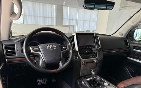 Toyota Land Cruiser 200, 2016 год, 5 968 000 рублей, 21 фотография