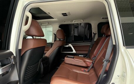 Toyota Land Cruiser 200, 2016 год, 5 968 000 рублей, 19 фотография