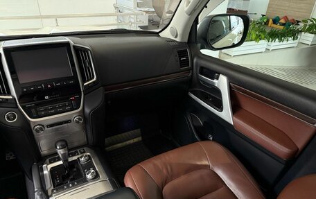 Toyota Land Cruiser 200, 2016 год, 5 968 000 рублей, 23 фотография