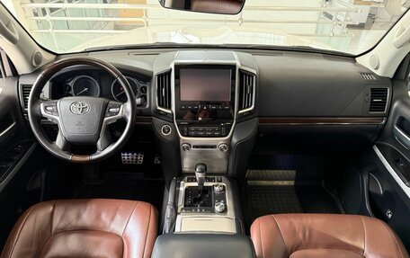 Toyota Land Cruiser 200, 2016 год, 5 968 000 рублей, 22 фотография