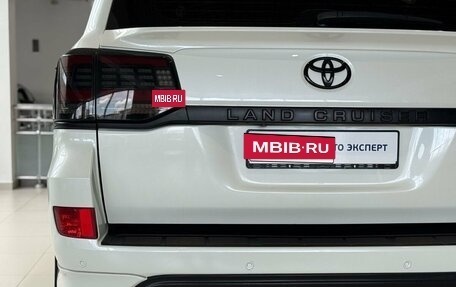 Toyota Land Cruiser 200, 2016 год, 5 968 000 рублей, 13 фотография