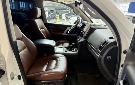 Toyota Land Cruiser 200, 2016 год, 5 968 000 рублей, 26 фотография