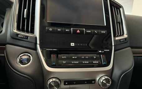 Toyota Land Cruiser 200, 2016 год, 5 968 000 рублей, 31 фотография