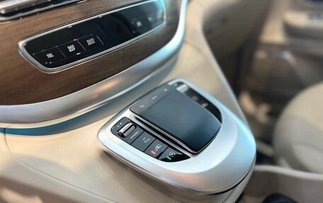Mercedes-Benz V-Класс, 2021 год, 9 200 000 рублей, 3 фотография