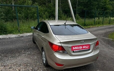 Hyundai Solaris II рестайлинг, 2014 год, 800 000 рублей, 2 фотография