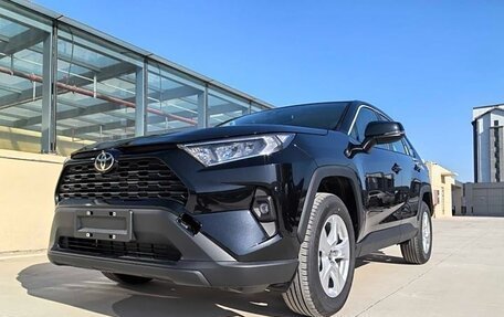 Toyota RAV4, 2025 год, 2 920 000 рублей, 4 фотография