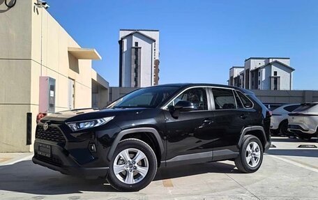Toyota RAV4, 2025 год, 2 920 000 рублей, 3 фотография