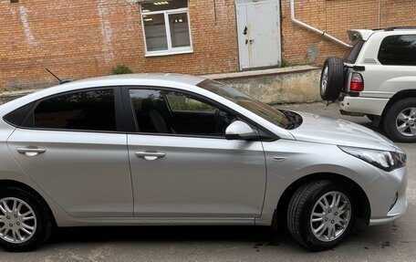 Hyundai Solaris II рестайлинг, 2021 год, 1 700 000 рублей, 4 фотография