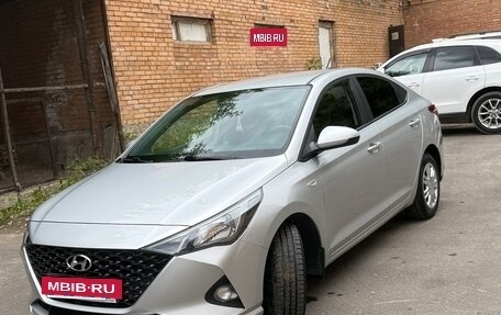 Hyundai Solaris II рестайлинг, 2021 год, 1 700 000 рублей, 2 фотография