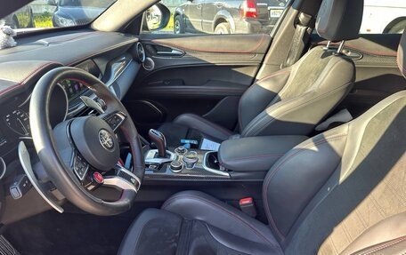 Alfa Romeo Stelvio, 2020 год, 6 800 000 рублей, 7 фотография