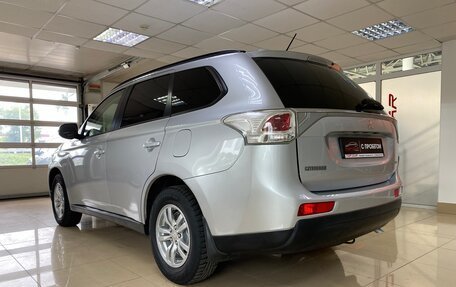 Mitsubishi Outlander III рестайлинг 3, 2013 год, 1 389 999 рублей, 9 фотография