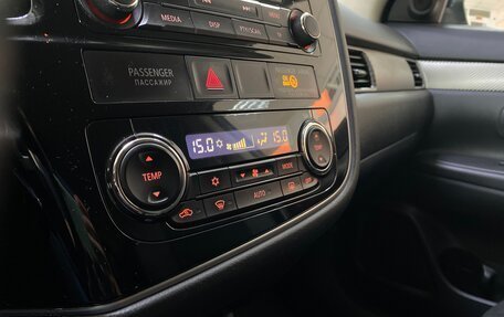 Mitsubishi Outlander III рестайлинг 3, 2013 год, 1 389 999 рублей, 18 фотография