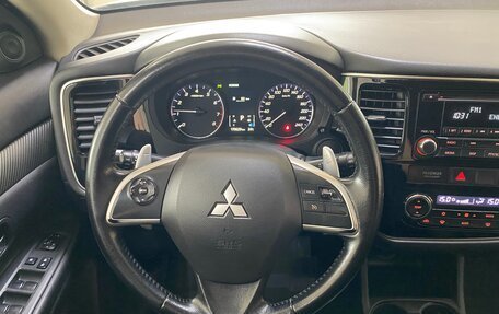 Mitsubishi Outlander III рестайлинг 3, 2013 год, 1 389 999 рублей, 21 фотография