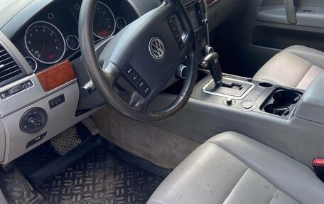 Volkswagen Touareg III, 2005 год, 800 000 рублей, 9 фотография
