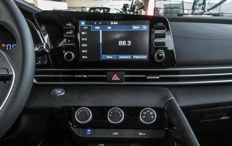 Hyundai Elantra, 2024 год, 2 990 000 рублей, 10 фотография