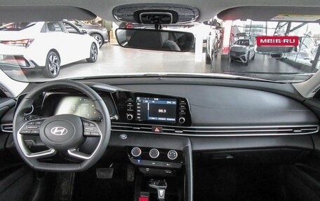 Hyundai Elantra, 2024 год, 2 990 000 рублей, 16 фотография
