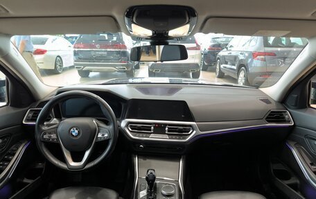 BMW 3 серия, 2019 год, 3 450 000 рублей, 14 фотография