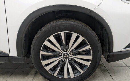 Mitsubishi Outlander III рестайлинг 3, 2021 год, 2 070 000 рублей, 12 фотография